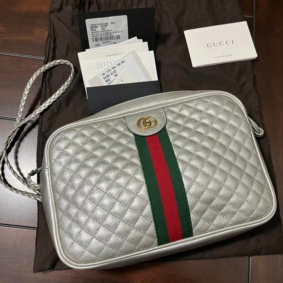 ❌SOLD❌ EUC Authentic Gucci Trapuntata Quilted Silver Crossbody Camera Bag - Picture 4 of 8
